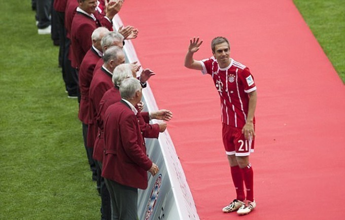 Lahm gia nhập Ngôi nhà huyền thoại Bayern