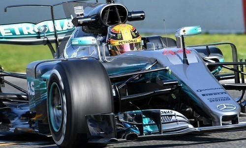 Hamilton nhanh nhất chặng đua thử trước mùa giải đầu tiên
