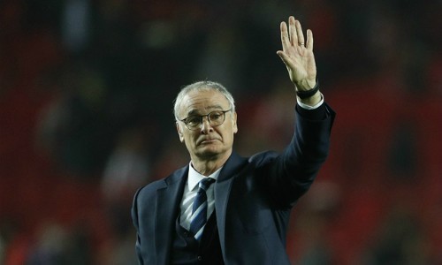 Cựu tiền đạo Anh chê Leicester tàn nhẫn khi sa thải Ranieri