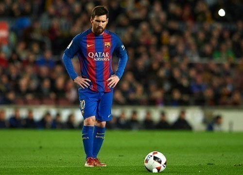 Messi trở thành Vua sút phạt mới của Barca