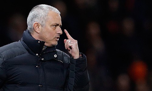 Mourinho không hài lòng khi Chelsea được tung hô