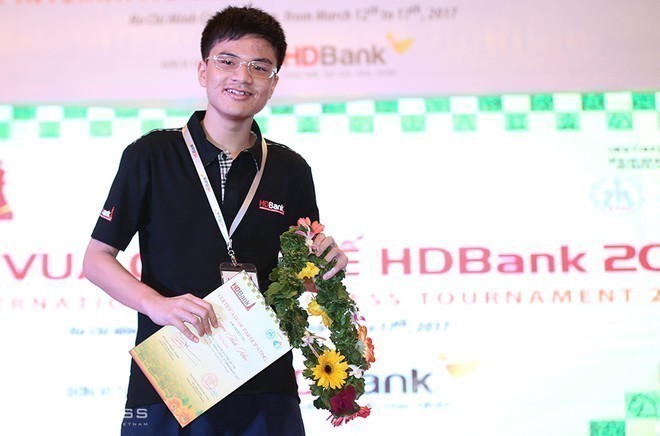 Quang Liêm rạng rỡ giương cao Cup vô địch HDBank 2017