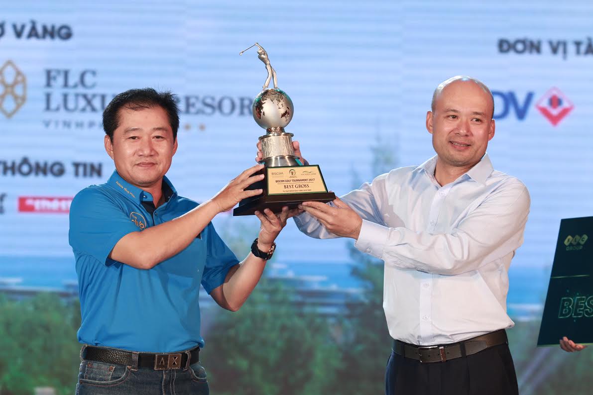 Golfer kỳ cựu Andrew Hùng Phạm lên ngôi ở Biscom Golf Tournament 2017
