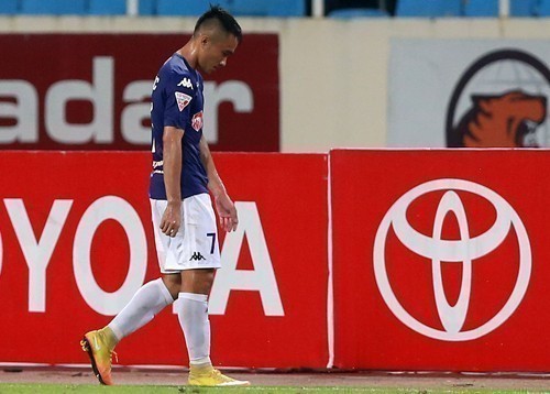 Cầu thủ Hà Nội bị treo giò 8 trận vì pha bóng thô bạo ở V-League