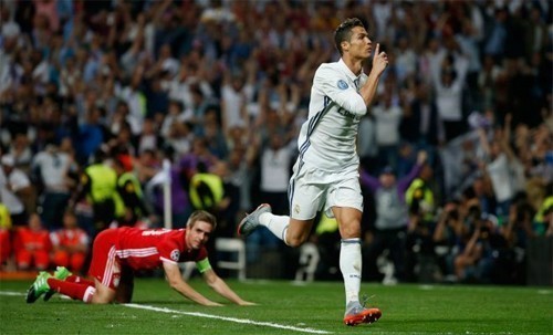 Ronaldo chê CĐV Real, nhớ Man Utd