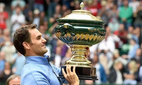 Federer xử đẹp Zverev, lần thứ chín vô địch Halle