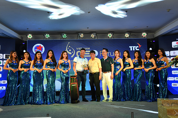 Golfer Đinh Viết Sinh vô địch giải Vietnam CEO Forum Golf Tournament 2018 – Tranh Cúp TTC