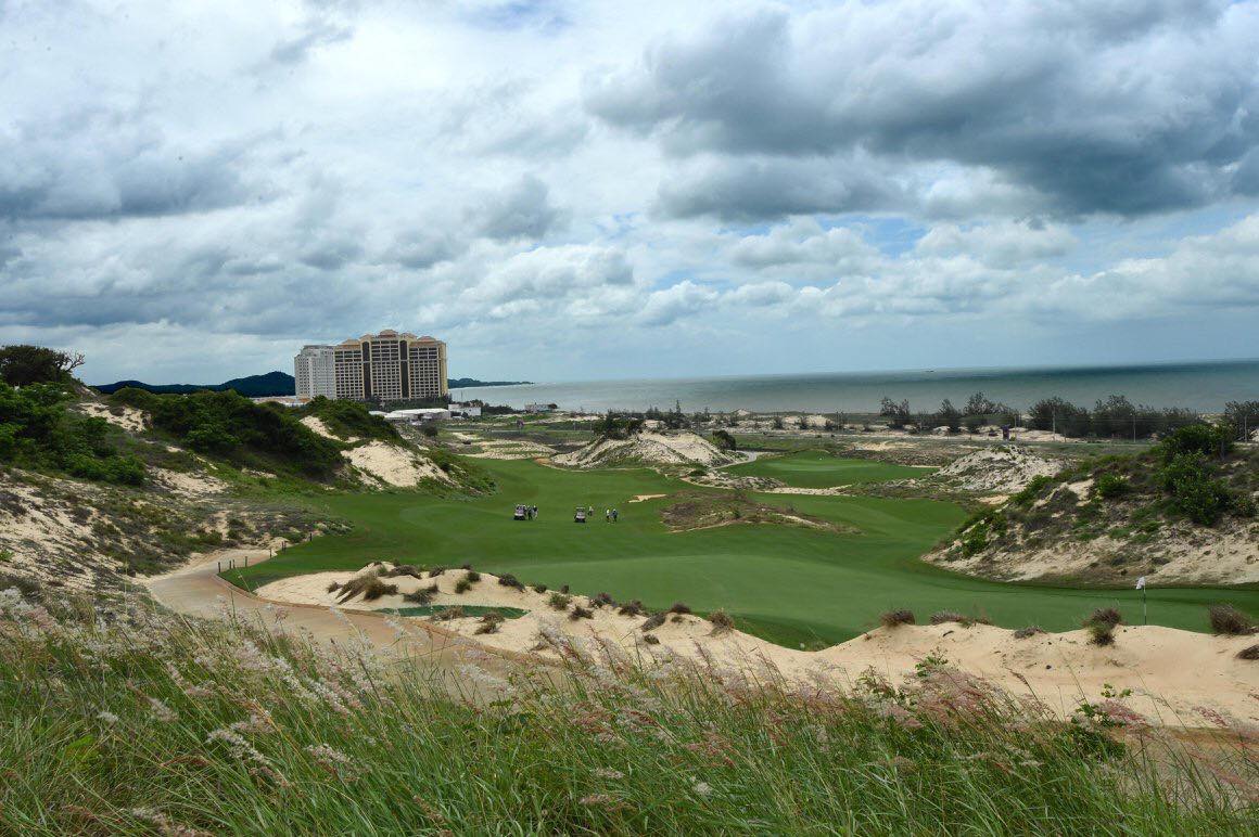 The Bluffs Hồ Tràm Strip được vinh danh vì đóng góp phát triển golf tại Việt Nam