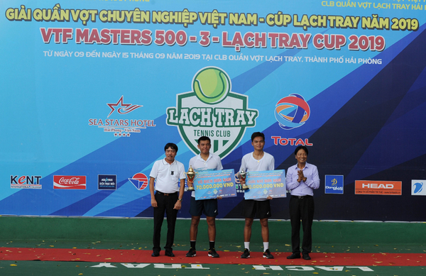 Hoàng Nam và Minh Trang vô địch đơn giải VTF Masters 500 – 3