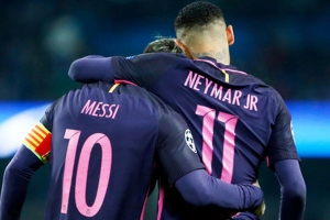 Messi lên tiếng, ngầm trách Barca về thương vụ Neymar