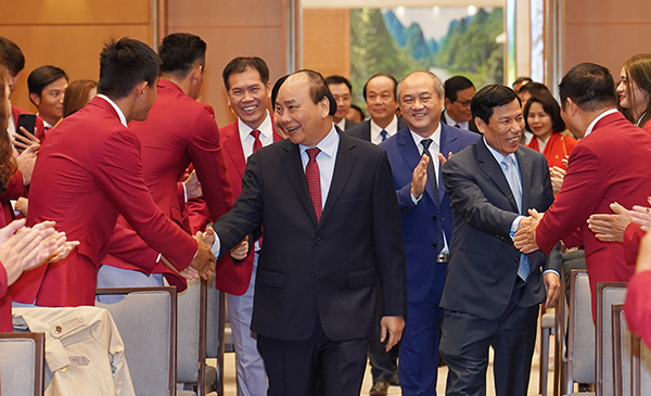 Thủ tướng Nguyễn Xuân Phúc gặp mặt các VĐV, HLV đạt thành tích cao tại SEA Games 30