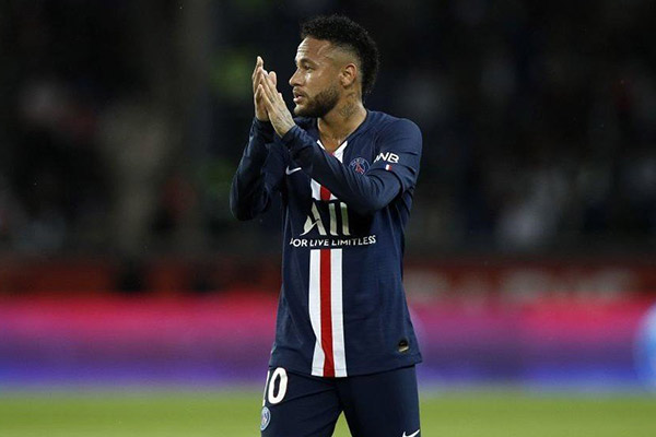 Neymar sẽ ở lại Paris Saint-Germain