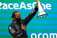 Lewis Hamilton giành chiến thắng thứ ba liên tiếp tại chặng đua F1 Hungarian Grand Prix 