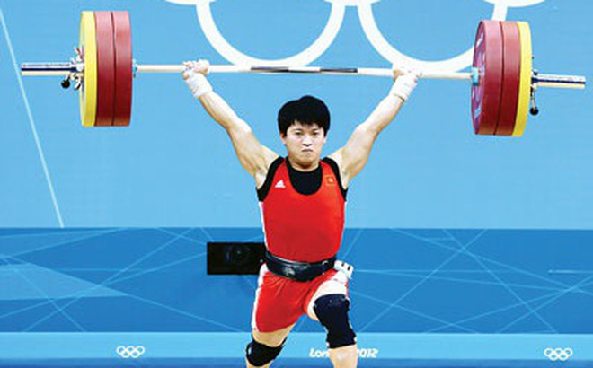 VĐV cử tạ Trần Lê Quốc Toàn bất ngờ được nhận HCĐ Olympic London 2012