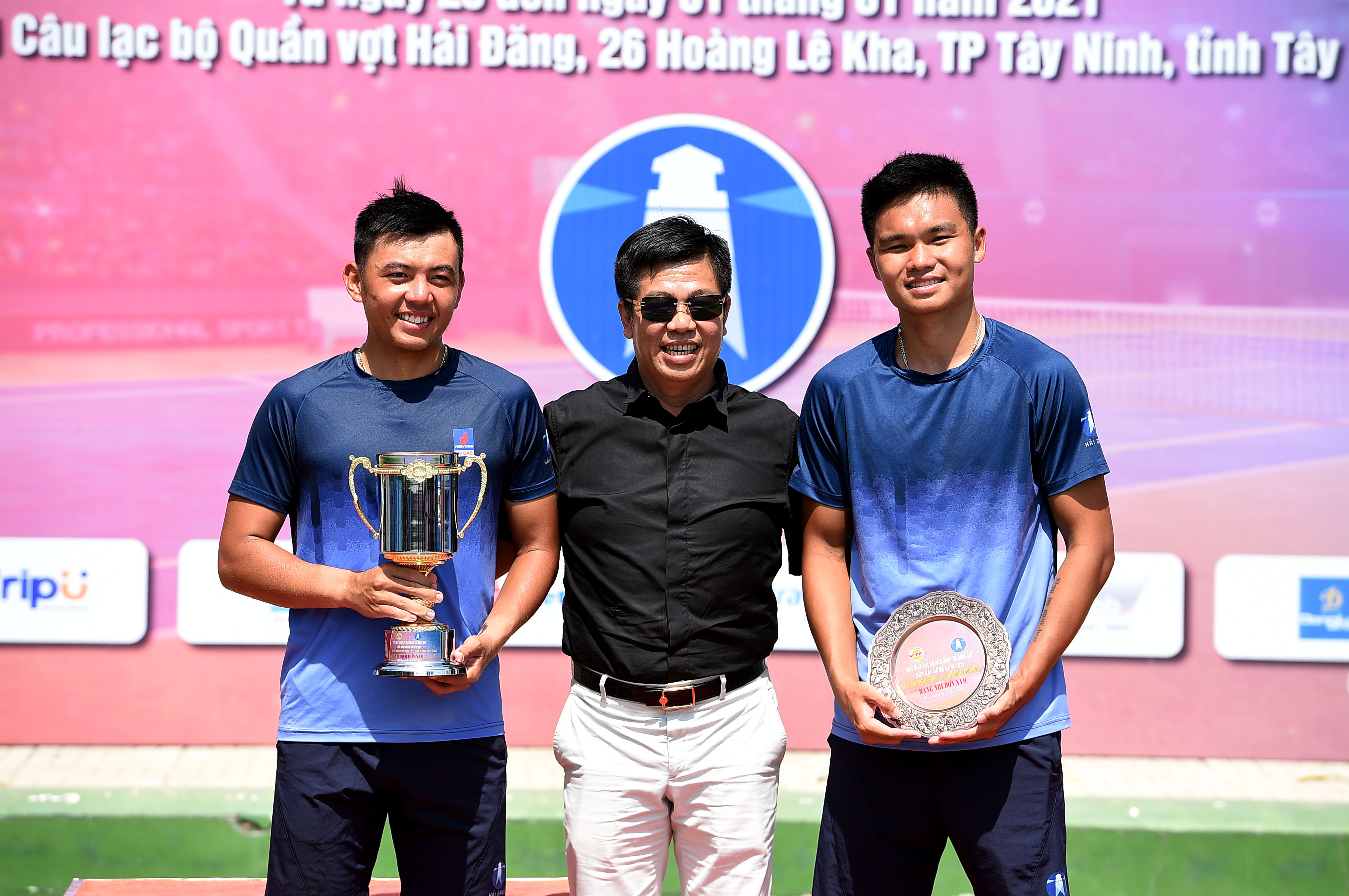 Lý Hoàng Nam và Đào Minh Trang lên ngôi Vô địch giải quần vợt VĐQG Cúp Hải Đăng năm 2021