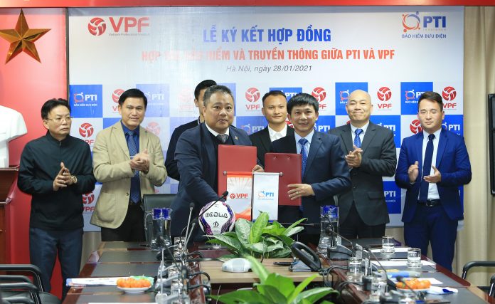Bảo hiểm PTI tiếp tục hợp tác cùng VPF trang bị bảo hiểm cho Cầu thủ và Trọng tài bóng đá Việt Nam