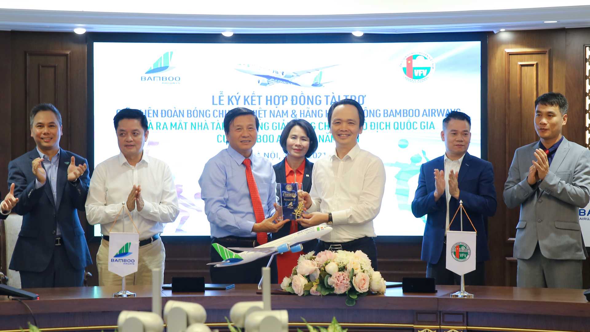 Bamboo Airways là nhà tài trợ Vàng giải Bóng chuyền VĐQG 2021 