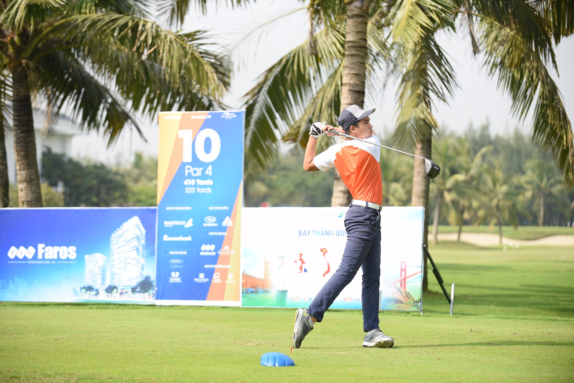 Golfer 17 tuổi Nguyễn Quang Trí giành cúp vô địch giải FLC Faros Golf Tournament 2021 