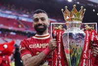 Mohamed Salah đi vào lịch sử với cú đúp danh hiệu danh giá tại Premier League