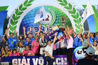 CLB 1982 lần thứ 2 lên ngôi Vô địch giải vô địch các CLB golf 12 Con Giáp