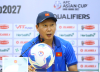 HLV Kim Sang Sik: “Đội tuyển Việt Nam đặt mục tiêu giành chiến thắng và không để thủng lưới”