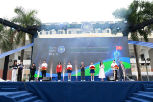 Chính thức khai mạc Giải Standard Chartered Marathon Di Sản Hà Nội 2025 Chính thức khai mạc Giải Standard Chartered Marathon Di Sản Hà Nội 2025
