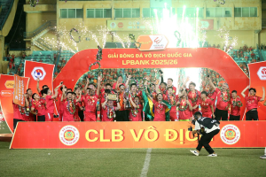 Vòng 25 LPBank V.League 1- 2025/26: CAHN nâng Cúp vô địch, cuộc đua trụ hạng chưa ngã ngũ Vòng 25 LPBank V.League 1- 2025/26: CAHN nâng Cúp vô địch, cuộc đua trụ hạng chưa ngã ngũ